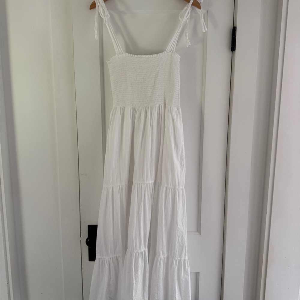 XiRENA Smocked White Dress